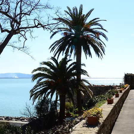 Brigitta Flat Lägenhet